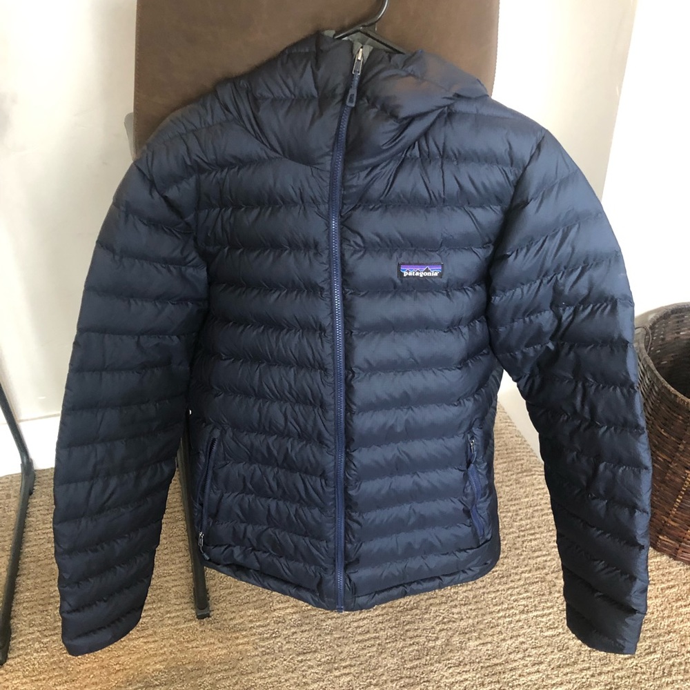 PATAGONIA Navy Down Jacket- Men’s Medium